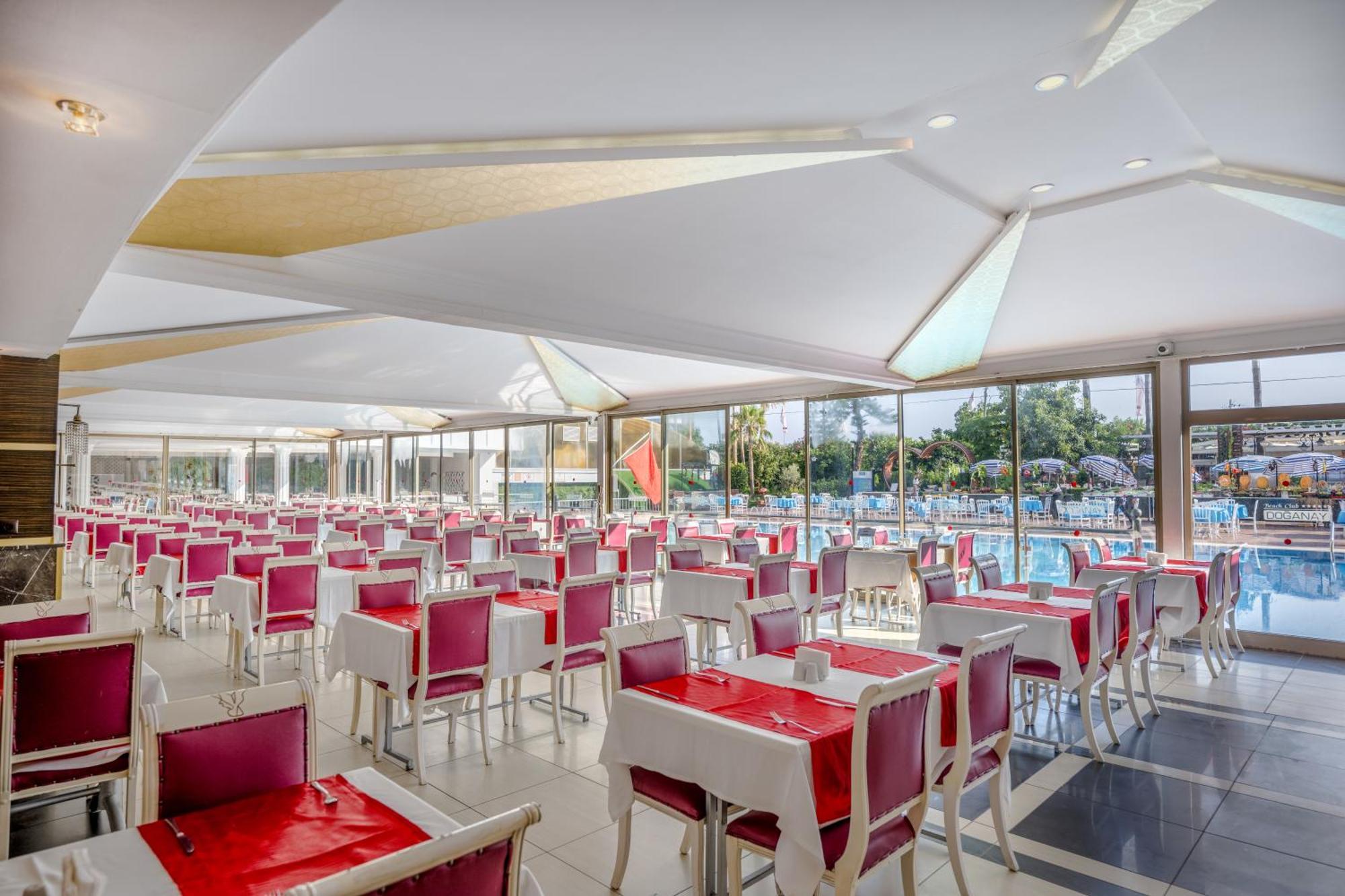 Club Doganay מלון